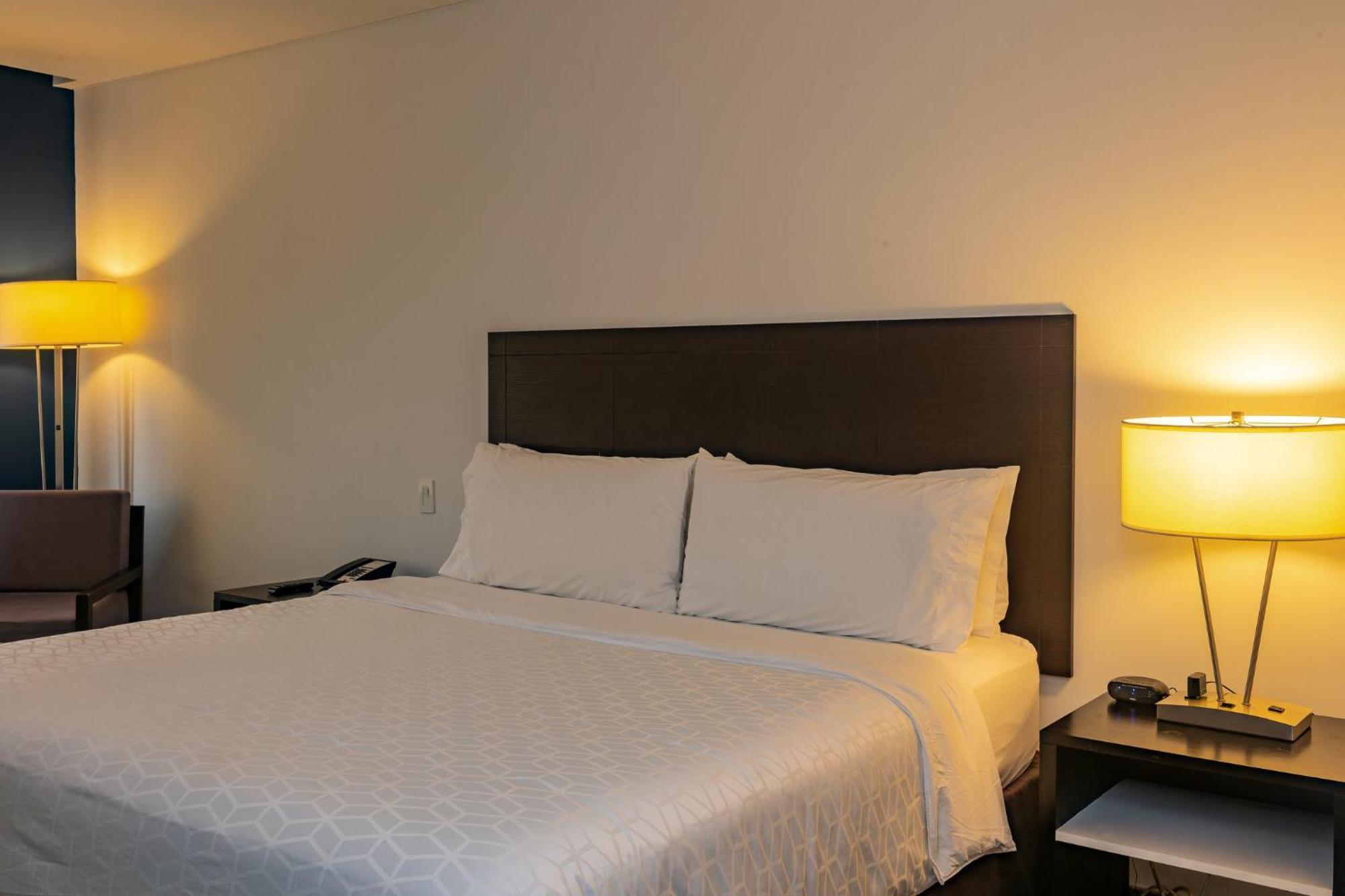 Holiday Inn Express Managua By Ihg Extérieur photo